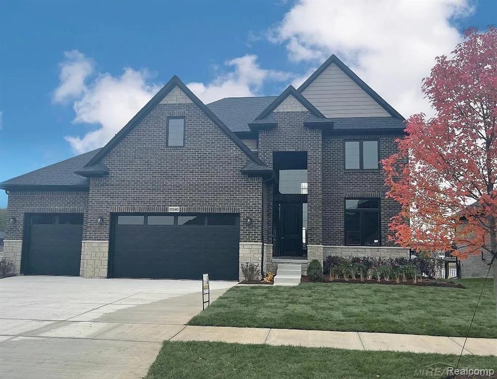 22040 Chaucer Court Macomb Twp, MI 48044